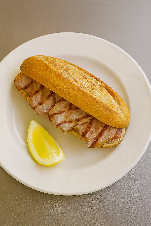 Bocadillo de Jamón Asado